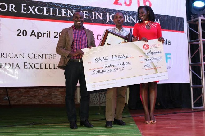 Best journalist Uganda Ronald Musoke (centre) of The Independent 