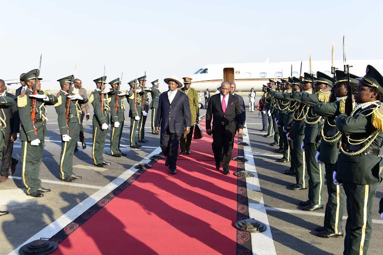 Museveni arrives in Luanda. PHOTO PPU