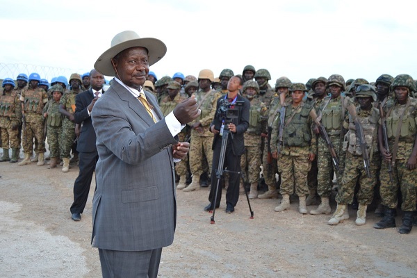 Museveni speaks to AMISOM troops in Somalia.