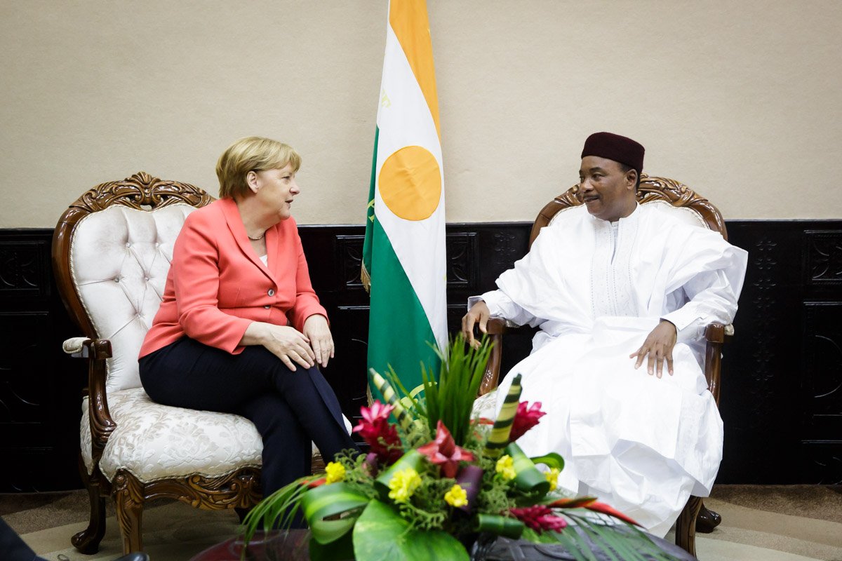 Merkel with  Niger's Issoufou Mahamadou