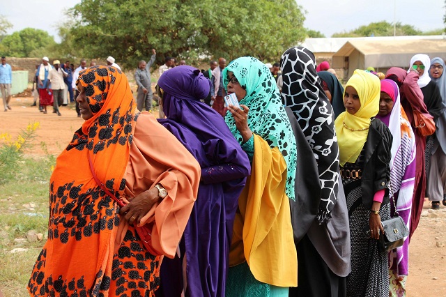 Somali women voting 