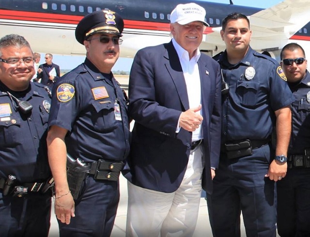 trump-and-officers