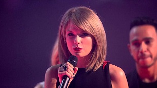 Taylor Swift tops UK chart for seventh time