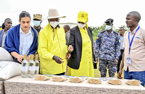 Museveni commissions ethanol, sugar plants in Luwero
