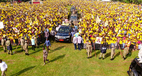 Museveni tackles traffic congestion, PDM theft in Mukono