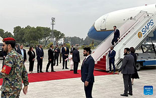 US and Iran begin talks on initial peace deal in Switzerland