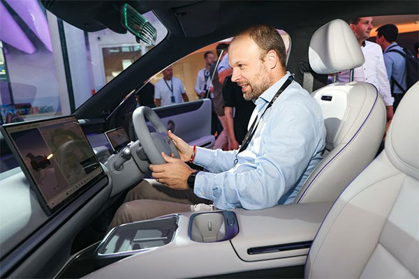 China’s NEVs deliver global gains through ‘full-chain’expansion