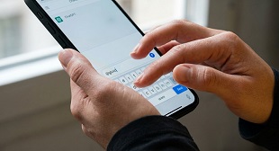 Glovo launches AI shopping assistant for ChatGPT and Claude